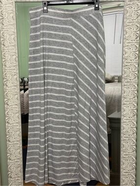 Maurices Gray and White Striped Maxi Skirt
